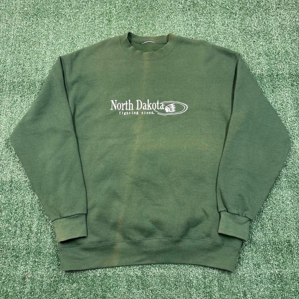 Vintage 90's North Dakota Fighting Sioux Crewneck Sweatshirt
